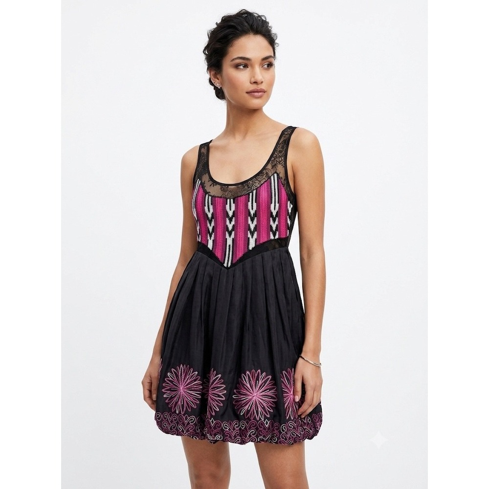 Vintage Bebe Silk Blend Bubble Hem Dress‎ Y2K Lace Back Floral Embroidered Small